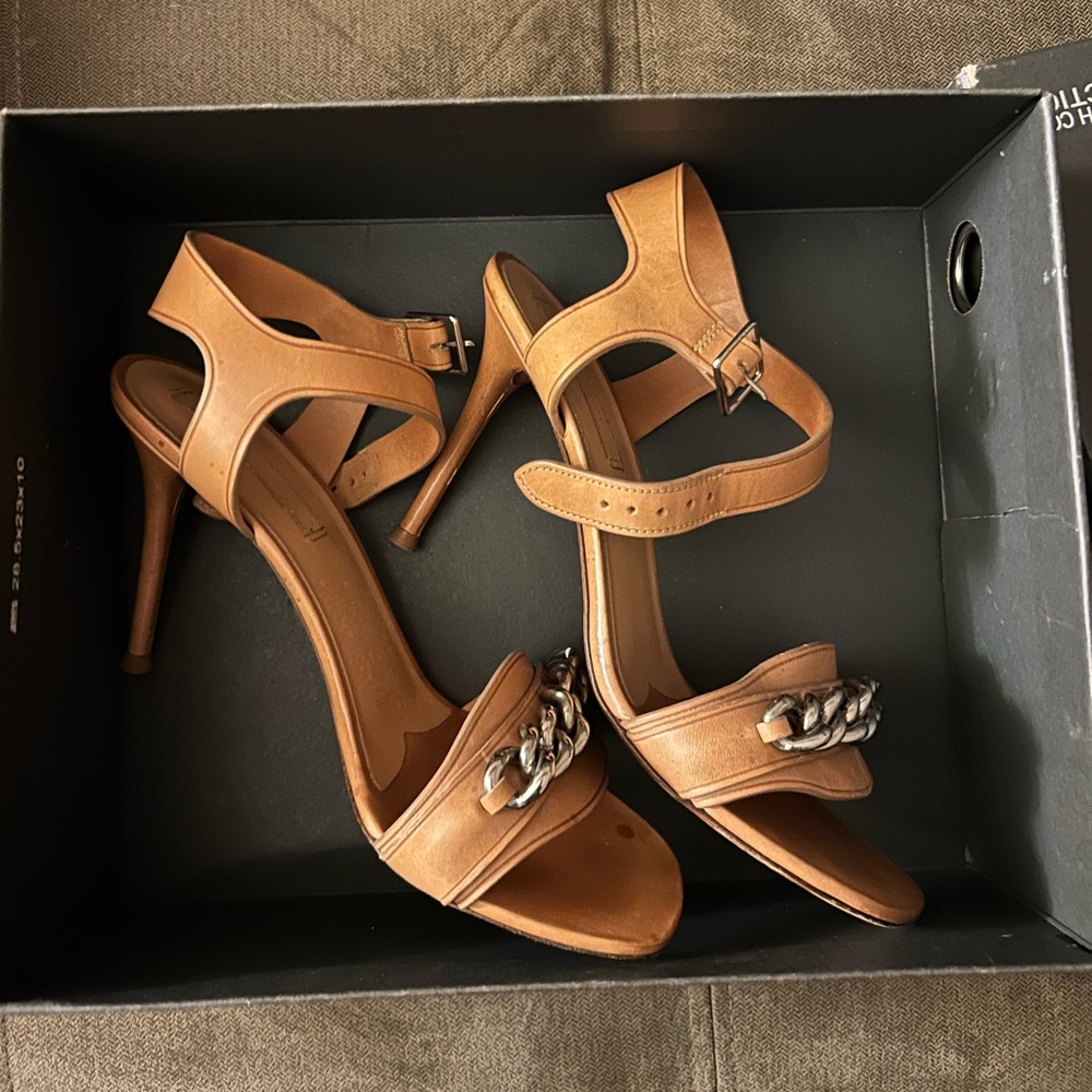 CELINE SS 2011 BEIGE LEATHER CHAINLINK EMBELLISHED HEELS
